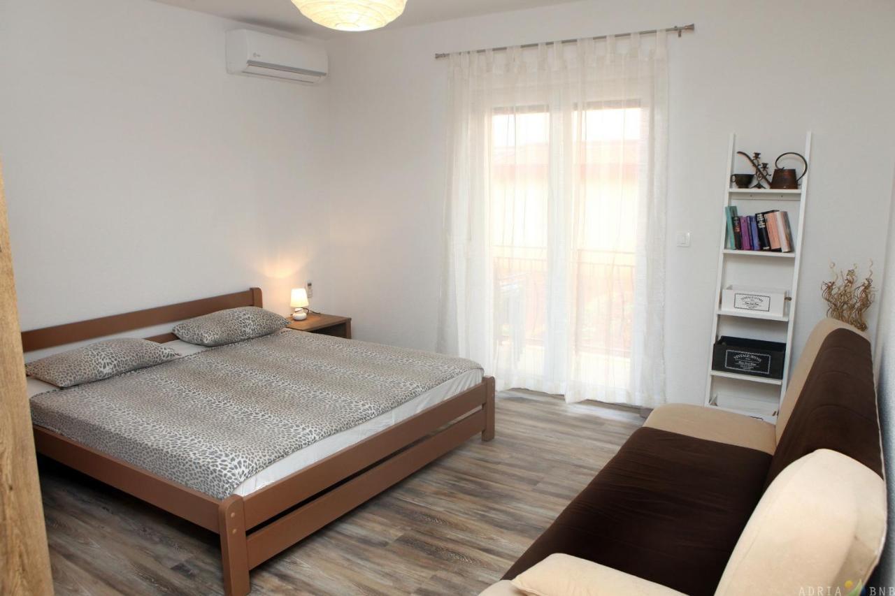 Nice Apartment Near The Sea Es3 Umago Exterior foto